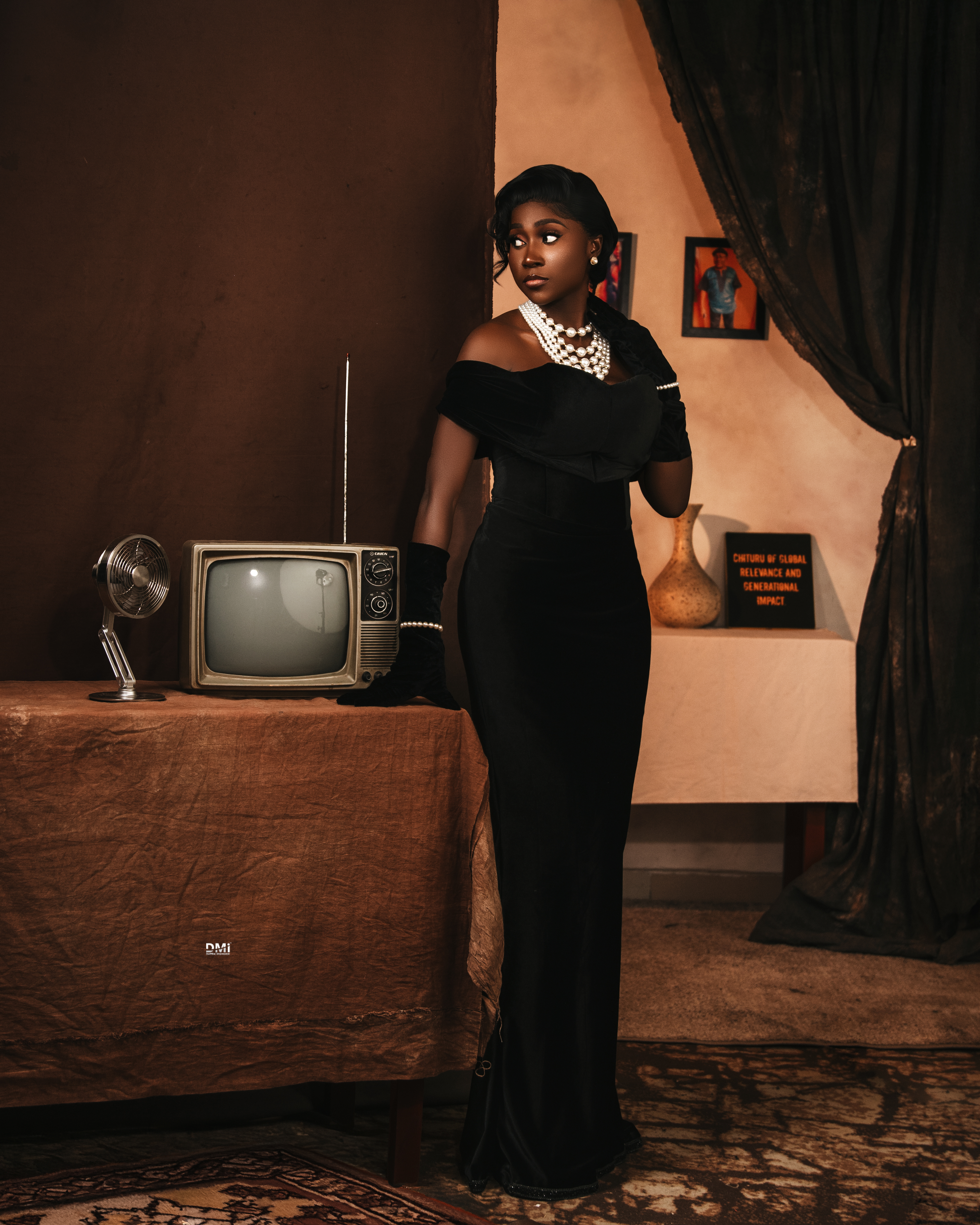 EDITORIAL 8